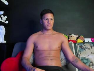 James Owenn webcam model stream image