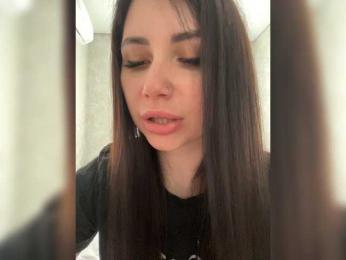 Y_Leiki webcam model stream image