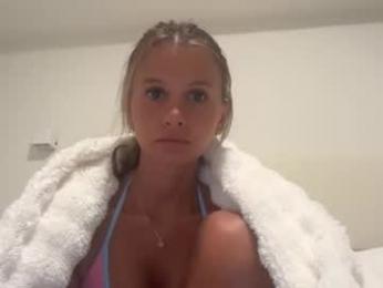 petitebaddie349 webcam model stream image