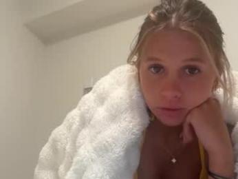 petitebaddie349 webcam chaturbate model stream image