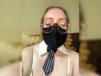 Donut-red webcam bongacams model stream image