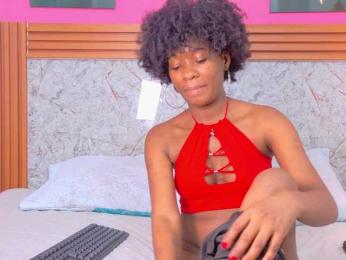 petitelittleebony webcam model stream image