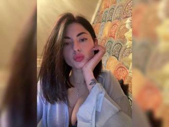 AB_runette webcam model stream image