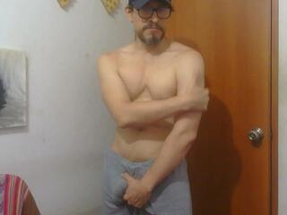 Guiverno webcam flirt4free model stream image