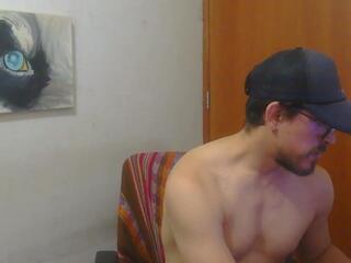 Guiverno webcam flirt4free model stream image