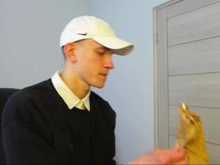 Dan Roads webcam model stream image