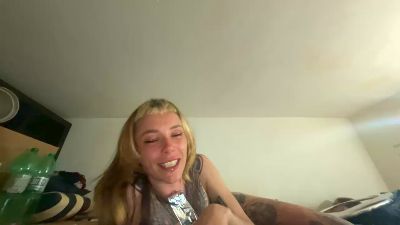 SpacerWoman webcam model stream image