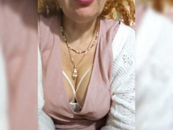 Pink-Lips webcam model stream image