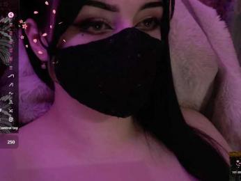 Yenneferr webcam model stream image