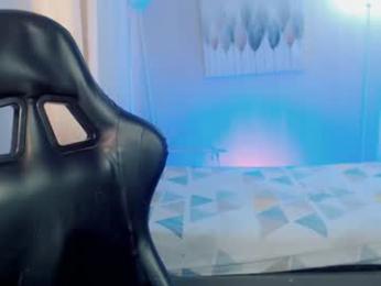 nina_and_coby webcam model stream image