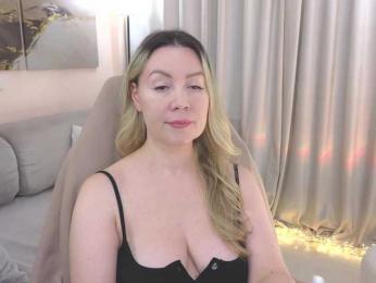 LELEYA webcam model stream image