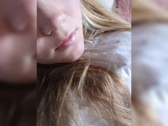 Kakdelaman webcam bongacams model stream image