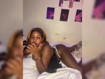 Sexybitches4u webcam bongacams model stream image