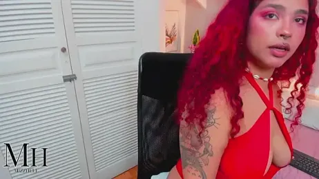 MizzHell webcam model stream image