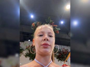 Linnea webcam bongacams model stream image