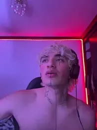 santikhalifa webcam model stream image