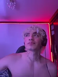 santikhalifa webcam model stream image