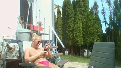 Bellablondye webcam model stream image