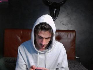 Leon Lovett webcam model stream image