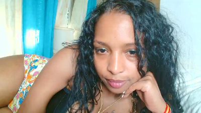 Dulcelatina23 webcam model stream image