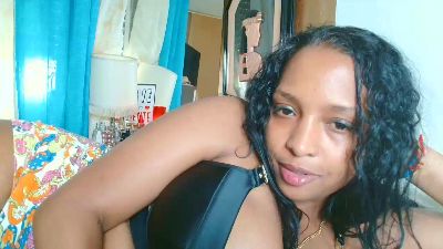 Dulcelatina23 webcam model stream image