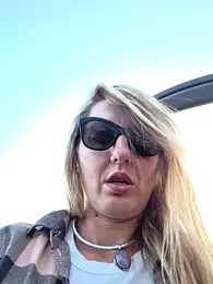 SheIsSomething webcam model stream image