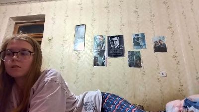 AzaleeKanz webcam model stream image