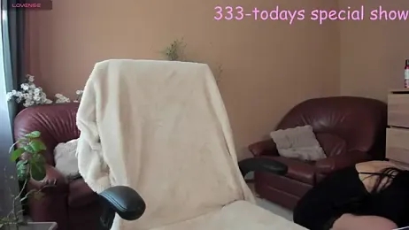 KaylaLaine webcam stripchat model stream image