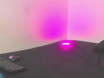 elagrace_ webcam model stream image