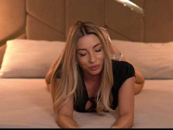 Cinnabon_ga webcam model stream image