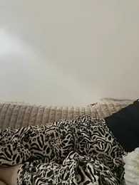 queenlo_xxx webcam model stream image