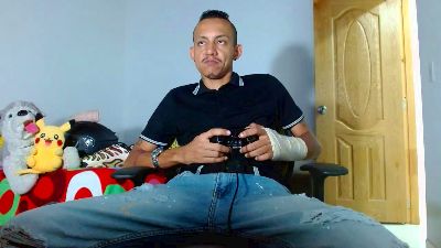 Skinny23cm webcam model stream image