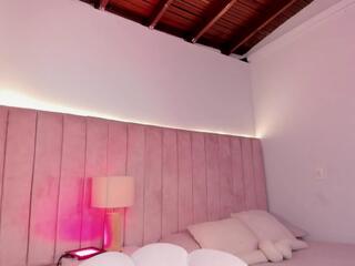 Olivia Live webcam model stream image