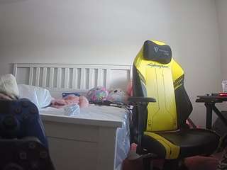 voyeurcam-sexy-little-ana-01 webcam model stream image