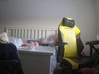 voyeurcam-sexy-little-ana-01 webcam model stream image