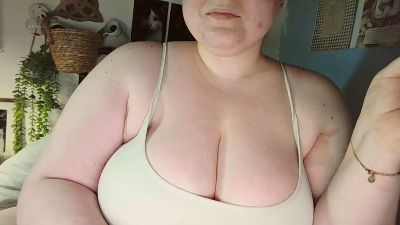 Queennie webcam cam4 model stream image