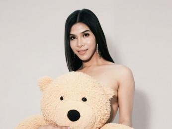 LlanaTan webcam model stream image