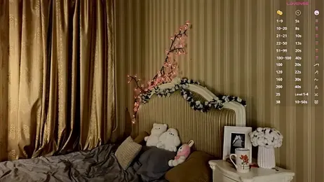 Juuulia_ webcam model stream image