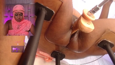 RhiaNeal webcam cam4 model stream image