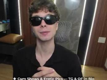 calvin_loves_you webcam model stream image