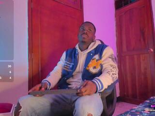 Ethan Traviis webcam model stream image