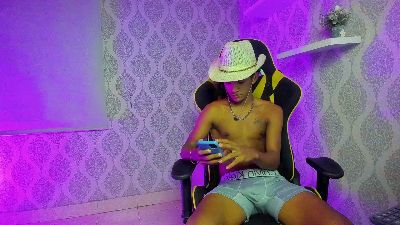 Boy_Savoy webcam model stream image