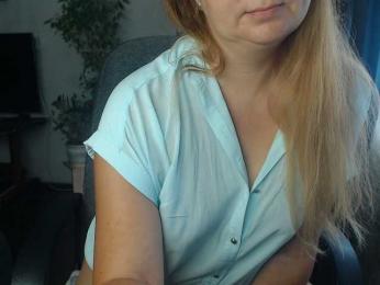 Reenaa webcam model stream image