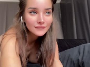 quantum_heart webcam chaturbate model stream image