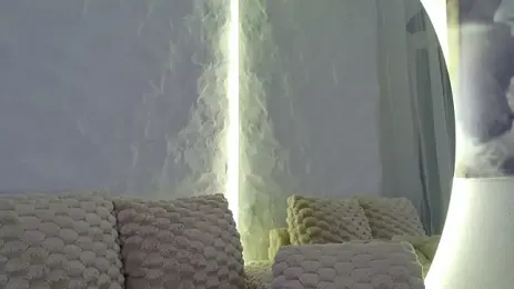 moniqque webcam model stream image