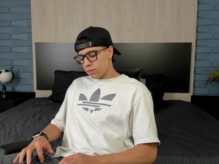 Ethan Martinn webcam model stream image