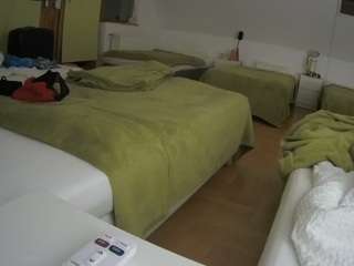 voyeurcam-julmodels-bed-2 webcam model stream image