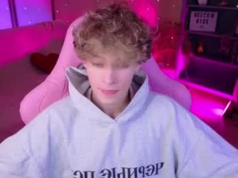 curly_twinkboy webcam chaturbate model stream image