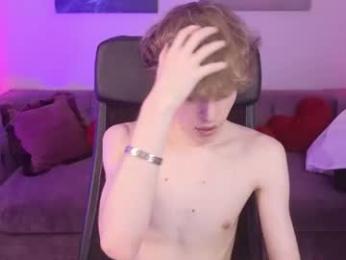 curly_twinkboy webcam chaturbate model stream image