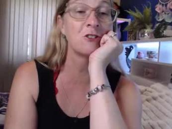 total_aussie_milfs webcam model stream image